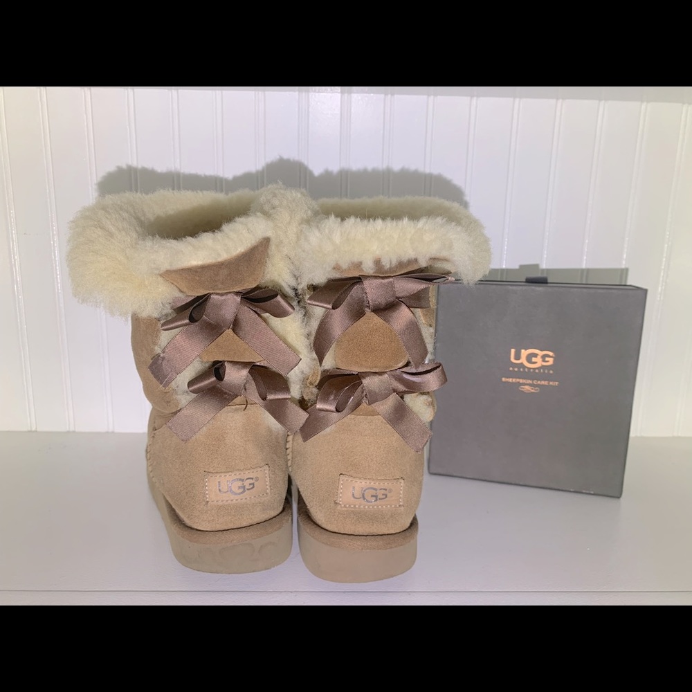💕UGG bailey bow boots. With care kit!💕